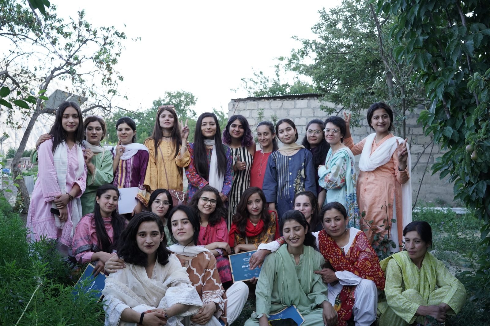 Tech Sahelis participants learning together in a computer lab